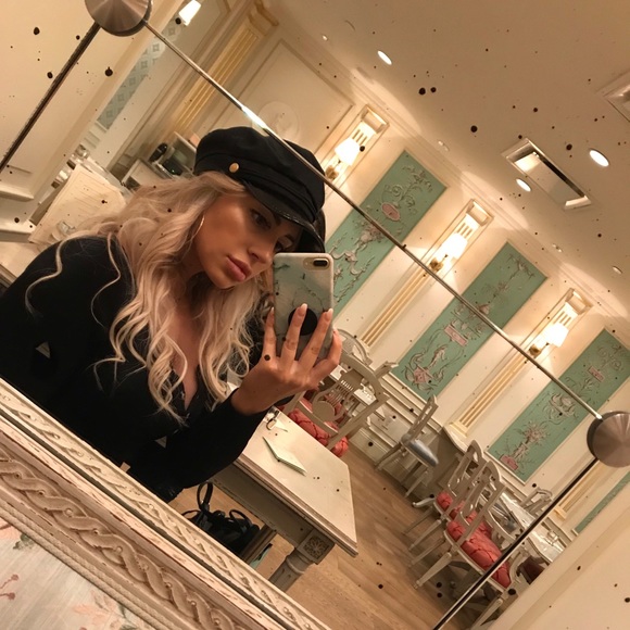 Meet Your Posher Sara! - Picture 4 of 4